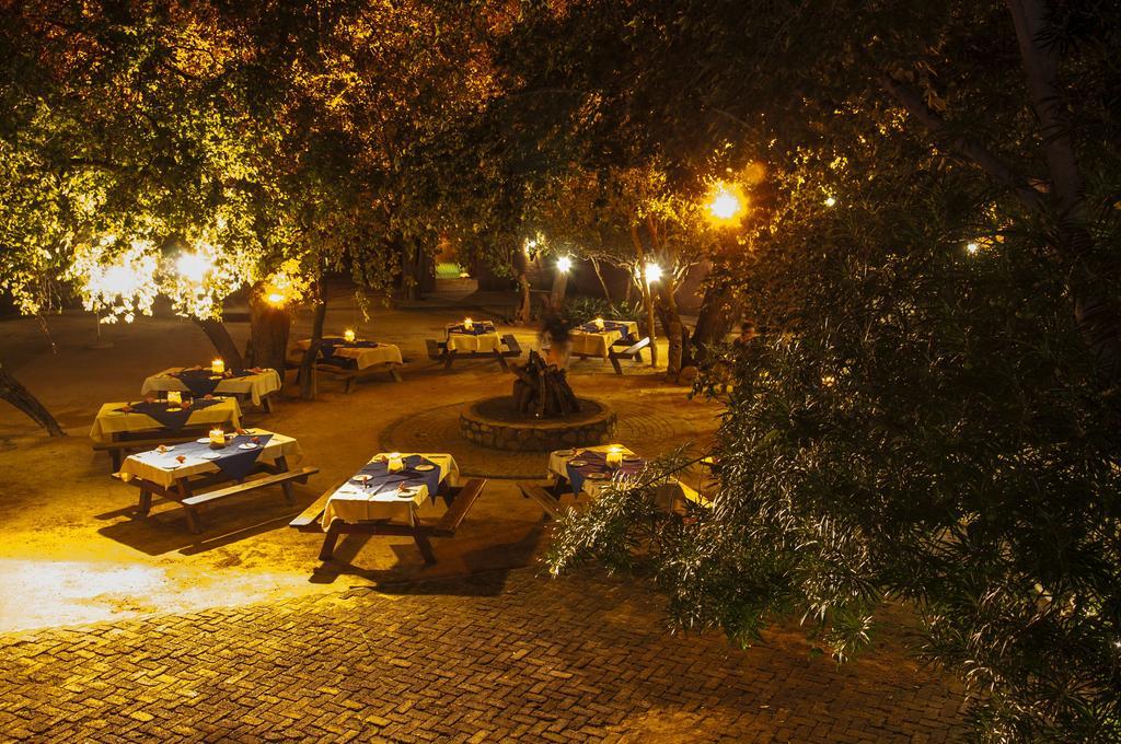 Kedar Heritage Lodge, Conference Centre & Spa Phokeng Buitenkant foto