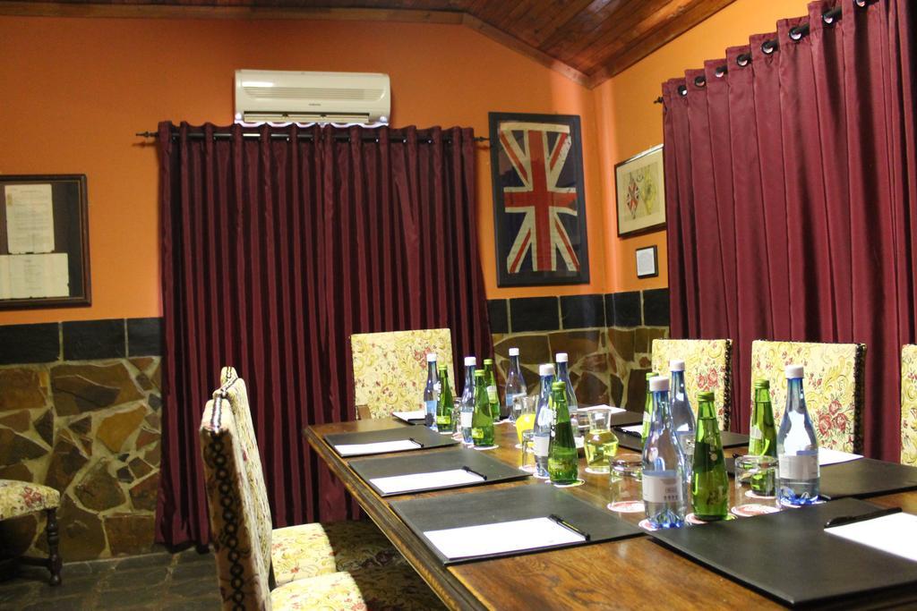 Kedar Heritage Lodge, Conference Centre & Spa Phokeng Buitenkant foto